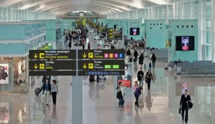 El Aeropuerto de El prat cancela 30 vuelos por tormentas FOTOGRAFÍA. EL PRAT DE LLOBREGAT (BARCELONA) CATALUÑA (ESPAÑA), 09 DE SEPTIEMBRE DE 2026. El aeropuerto Josep Tarradellas Barcelona-El Prat ha registrado hasta el momento 30 cancelaciones de vuelos debido a las tormentas que han afectado a primera hora de este miércoles a la zona, que también han obligado a desviar dos vuelos a Madrid, según ha informado Aena. Efe