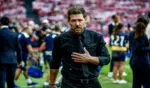 FOTOGRAFÍA. BILBAO (LAS VASCONGADAS) ESPAÑA, 05 DE AGOSTO DE 2026. El Atleti mide su vulnerabilidad ante el Liverpool en la Champions. El entrenador del Atlético de Madrid, Diego Pablo Simeone (Cholo Simeone) durante el partido de la jornada 4 de Liga entre el Athletic Club y el Atlético de Madrid, este sábado en el estadio de San Mamés en Bilbao.- Efe