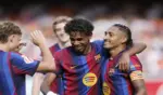 FOTOGRAFÍA. VALENCIA (COMUNIDAD VALENCIANA) ESPAÑA, 06 DE SEPTIEMBRE DE 2026. El Barça le endosa una manita al Valencia (0-5) y se afianza como líder en solitario. El jugador del Barcelona Raphinha celebra su gol contra el Valencia, durante el partido de la jornada 4 de LaLiga entre Valencia y Barcelona, este domingo en el estadio de Mestalla. Efe