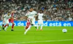 FOTOGRAFÍA. MADRID (ESPAÑA), 12 DE SEPTIEMBRE DE 2026. El delantero francés del Real Madrid Kylian Mbappé marca su gol de penalti en el encuentro correspondiente a la jornada 5 de LaLiga entre Real Madrid y Rayo Vallecano, este sábado en el estadio Santiago Bernabéu, en Madrid. Efe