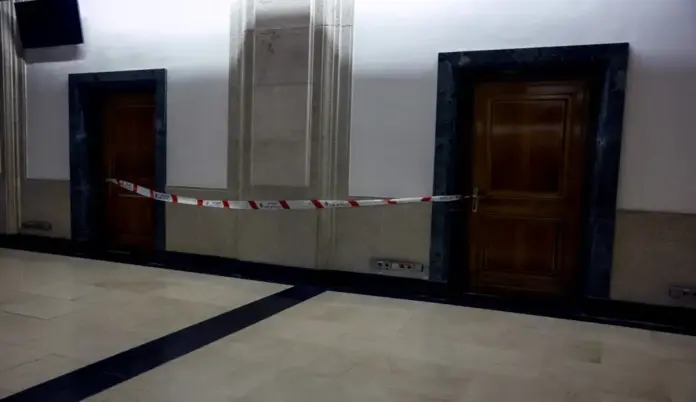 Espray de Belén Vázquez contra el caos de Ceuta desata el pánico en el Congreso (3) FOTOGRAFÍA. MADRID (ESPAÑA), 23 DE SEPTIEMBRE DE 2026. El Congreso ha precintado los baños y otras zonas aledañas situadas en uno de sus edificios de ampliación después de que alguien vaciara en esa zona un espray tóxico, según han informado fuentes de la Cámara baja. Foto: EFE