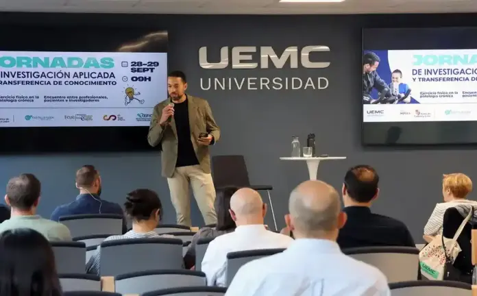 Expertos defienden en la UEMC la integración del ejercicio físico en el sistema sanitario FOTOGRAFÍA. VALLADOLID, 28 DE SEPTIEMBRE DE 2026. La Universidad Europea Miguel de Cervantes (UEMC) ha celebrado hoy la primera jornada de las Jornadas de Investigación Aplicada y Transferencia de Conocimiento Ejercicio Físico en la Patología Crónica. Encuentro entre profesionales, pacientes e investigadores, que ha reunido a investigadores, profesionales de la salud y del ejercicio, estudiantes y pacientes para abordar la aplicación del conocimiento científico a distintos ámbitos de la práctica. Lasvocesdelpueblo (Ñ Pueblo)