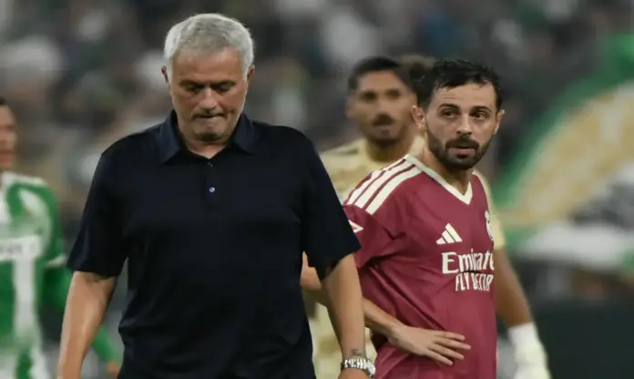 Frase de la jornada 4 No tengo nada que reprochar a ningún jugador, José Mário dos Santos Mourinho Félix FOTOGRAFÍA. SEVILLA (ESPAÑA), 04 DE SEPTIEMBRE DE 2026.El técnico portugués del Real Madrid José Mário dos Santos Mourinho Félix (José Mourinho) (i) y el centrocampista Bernardo Silva al finalizar el partido de la cuarta jornada de LaLiga que Real Betis y Real Madrid disputaron en el estadio de La Cartuja, en Sevilla. Efe