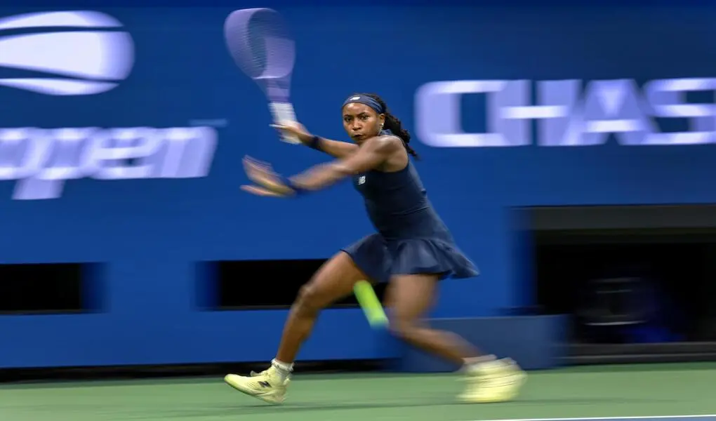 FOTOGRAFÍA. NUEVA YORK (ESTADOS UNIDOS DE AMÉRICA, EE. UU.), 07 DE SEPTIEMBRE DE 2026. La estadounidense Cori Dionne Gauff (Coco Gauff) en acción contra su compatriota Iva Jovic durante su partido de octavos de final individual femenino en el US Open Tennis Championships en el USTA Billie Jean King National Tennis Center en Flushing Meadows, Nueva York (EE.UU.). Efe