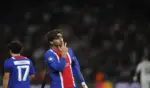 FOTOGRAFÍA. PARÍS (FRANCIA), 09 DE SEPTIEMBRE DE 2026. El jugador del París Saint-Germain (PSG), Ferran Torres García (d), celebra con Ousmane Dembele (I) el 5-0 durante el partido de la fase liga que han jugado París Santo-Germain y Slovan Bratislava, en París, Francia. Efe