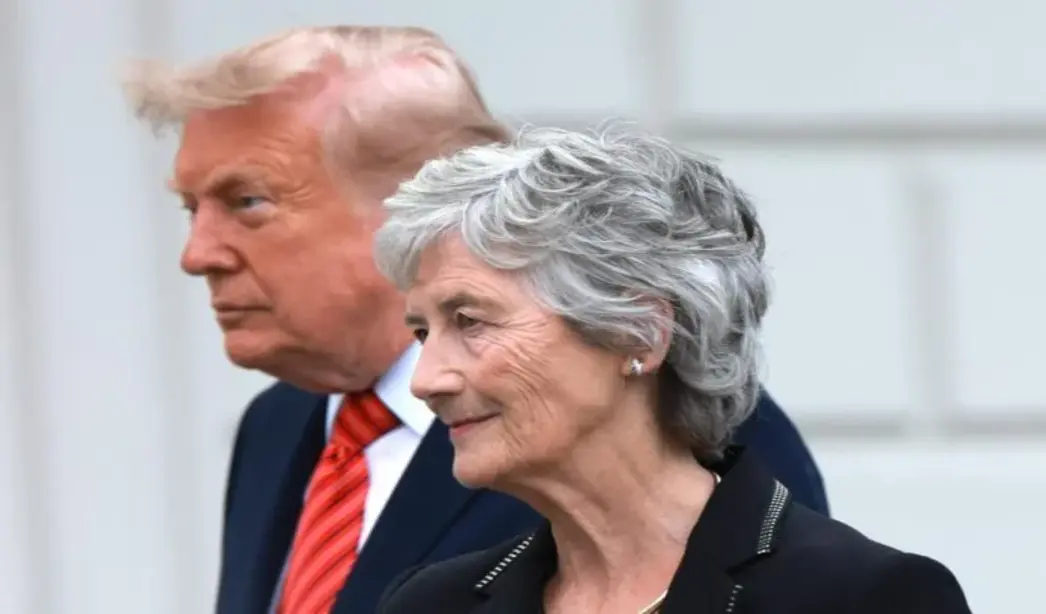 FOTOGRAFÍA. DUBLÍN (IRLANDA), 12 DE SEPTIEMBRE DE 2026. La presidente de Irlanda, Catherine Connolly, recibe al presidente de Estados Unidos, Donald Trump, en el palacio presidencial de Áras an Uachtaráin, en Dublín, Irlanda, el 12 de septiembre de 2026. Efe