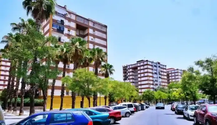 Poligono Norte, Un estudio analiza el arraigo de los sevillanos en cinco barrios de Sevilla FOTOGRAFÍA. SEVILLA (ESPAÑA), 16 DE SEPTIEMBRE DE 2026. Detalle de una vista general sobre la barriada del Polígono Norte de la ciudad de Sevilla, Comunidad Autónoma de Andalucía, en España, este miércoles. Lasvocesdelpueblo (Ñ Pueblo)