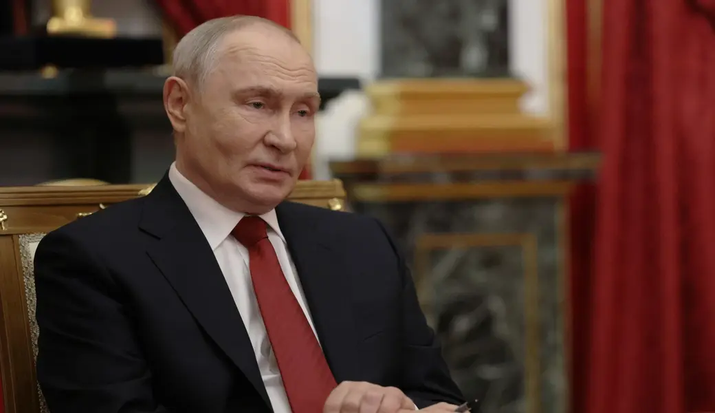 FOTOGRAFÍA. MOSCÚ (RUSIA), 05 DE SEPTIEMBRE DE 2026. El presidente de rusia, Vladímir Vladimirovich Putin (Vladimir Putin), al enviado especial del presidente de los Estados Unidos de América (EEUU), Donald John Trump, Steven Charles Witkoff (Steve Witkoff), recibió en el Kremlin. Por parte rusa participan el asesor presidencial Yuri Ushakov y Kirill Dmitriev, representante presidencial especial para la inversión y la cooperación económica con países extranjeros y director ejecutivo del Fondo Ruso de Inversión Directa (RDIF). Por parte estadounidense participa Jared Corey Kushner, empresario, inversor y fundador de Affinity Partners. Lasvocesdelpueblo (Ñ Pueblo)