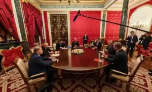 FOTOGRAFÍA. MOSCÚ (RUSIA), 05 DE SEPTIEMBRE DE 2026. El presidente de rusia, Vladímir Vladimirovich Putin (Vladimir Putin), al enviado especial del presidente de los Estados Unidos de América (EEUU), Donald John Trump, Steven Charles Witkoff (Steve Witkoff), recibió en el Kremlin. Por parte rusa participan el asesor presidencial Yuri Ushakov y Kirill Dmitriev, representante presidencial especial para la inversión y la cooperación económica con países extranjeros y director ejecutivo del Fondo Ruso de Inversión Directa (RDIF). Por parte estadounidense participa Jared Corey Kushner, empresario, inversor y fundador de Affinity Partners. Lasvocesdelpueblo (Ñ Pueblo)