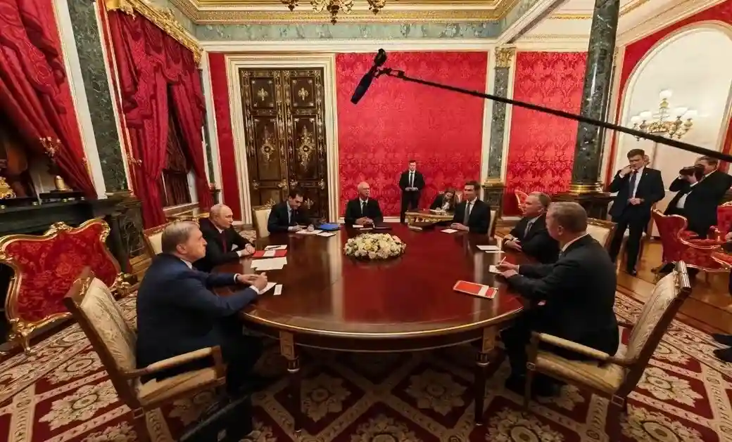 FOTOGRAFÍA. MOSCÚ (RUSIA), 05 DE SEPTIEMBRE DE 2026. El presidente de rusia, Vladímir Vladimirovich Putin (Vladimir Putin), al enviado especial del presidente de los Estados Unidos de América (EEUU), Donald John Trump, Steven Charles Witkoff (Steve Witkoff), recibió en el Kremlin. Por parte rusa participan el asesor presidencial Yuri Ushakov y Kirill Dmitriev, representante presidencial especial para la inversión y la cooperación económica con países extranjeros y director ejecutivo del Fondo Ruso de Inversión Directa (RDIF). Por parte estadounidense participa Jared Corey Kushner, empresario, inversor y fundador de Affinity Partners. Lasvocesdelpueblo (Ñ Pueblo)