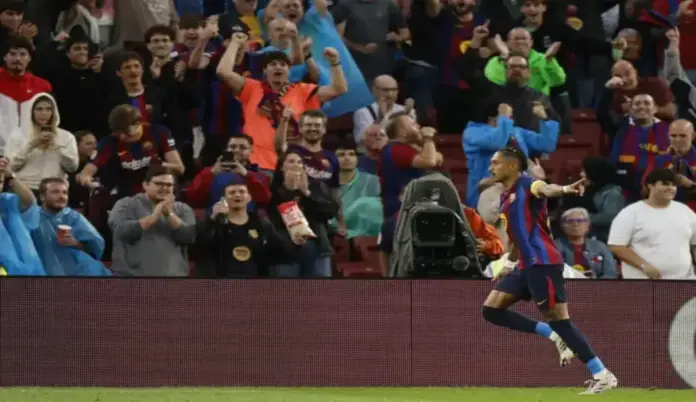 Raphinha se estrena en la Champions con un doblete al Feyenoord FOTOGRAFÍA. BARCELONA (ESPAÑA), 09 DE SEPTIEMBRE DE 2026. El delantero del Barcelona Raphinha celebra tras anotar un gol, el tercero del equipo, durante el partido de Liga de Campeones entre el Barcelona y el Feyenoord, este miércoles en el Spotify Camp Nou en Barcelona. Efe