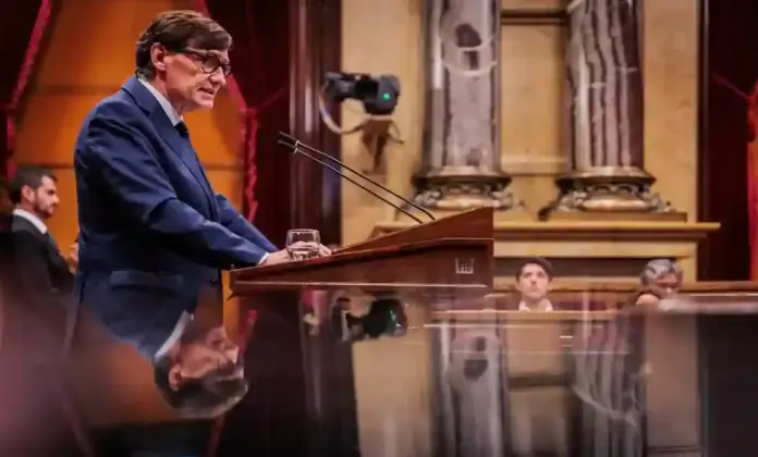 Salvador Illa Roca, debate de política general de Cataluña (5) FOTOGRAFÍA. BARCELONA, 29 DE SEPTIEMBRE DE 2026. El presidente del Govern de la Generalitat de Catalunya y líder del Partido Socialista en Cataluña (PSC-PSOE), Salvador Illa Roca, ha abierto esta tarde el tercer Debate de Política General (DPG) de esta legislatura en la Cámara catalana. Parlament/Lasvocesdelpueblo (Ñ Pueblo)