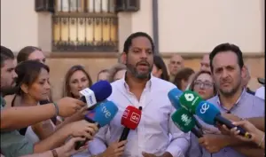 FOTOGRAFÍA. CEUTA (ESPAÑA), 22 DE SEPTIEMBRE DE 2026. El secretario general de Vox, Ignacio Garriga Vaz de Conceiçao, se ha desplazado este martes a Ceuta, acompañado por el presidente de Vox Ceuta, Juan Sergio Redondo, para conocer de primera mano la situación de la ciudad y trasladar el apoyo de la formación a los ceutíes. Lasvocesdelpueblo (/Ñ Pueblo)