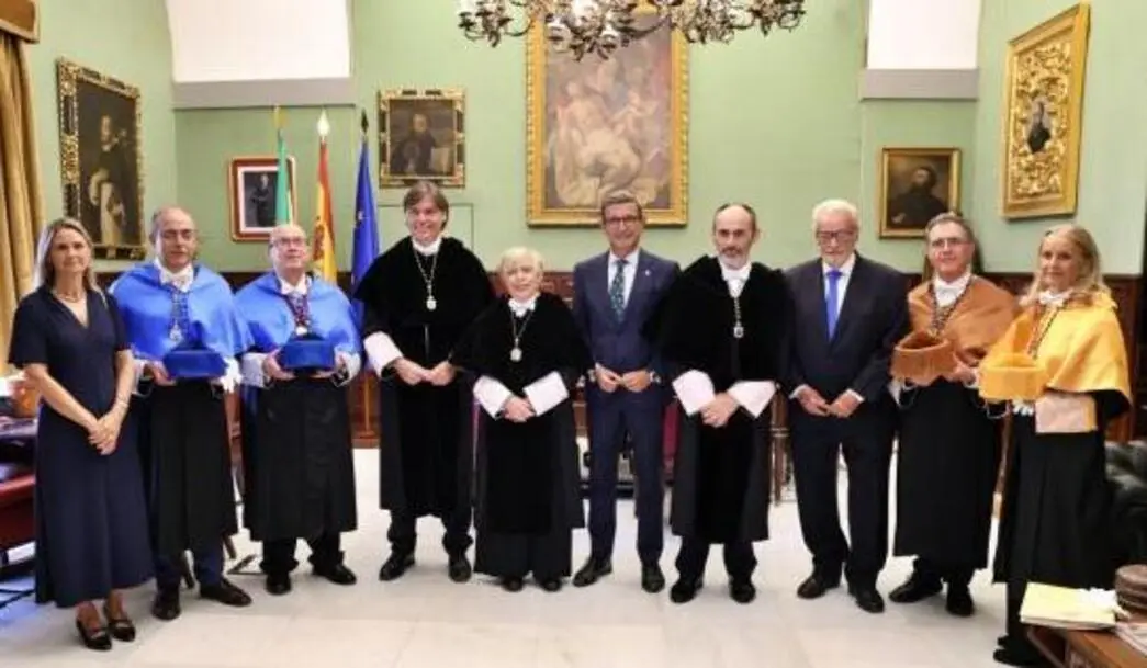 FOTOGRAFÍA. SEVILLA (ANDALUCÍA) ESPAÑA, 05 DE SEPTIEMBRE DE 2026. La rectora de la la Universidad de Sevilla (US), Carmen Vargas Macías, presidió este sábado el acto de Apertura del Curso Académico 2026-2027 de la US en el Paraninfo; una acto que ha contado con la asistencia del consejero de Universidad, Industria, Energía e Innovación, Jorge Paradela; los rectores de las universidades de Huelva y Pablo de Olavide, José Rodríguez y Francisco Oliva, respectivamente; y otras autoridades y representantes del entorno político, económico, social, académico y militar de Sevilla y Andalucía. Lasvocesdelpueblo (Ñ Pueblo)