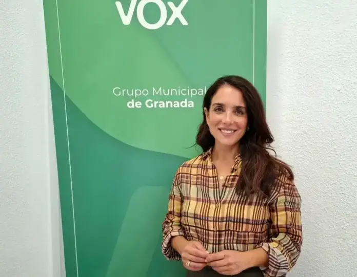 Vox estalla contra el PP de Granada por el bloqueo del transporte público, Paloma Gómez Enríquez FOTOGRAFÍA. GRANADA (ESPAÑA), 23 DE SEPTIEMBRE DE 2026. La portavoz de Vox en el Ayuntamiento de Granada, Paloma Gómez Enríquez. Lasvocesdelpueblo (Ñ Pueblo)
