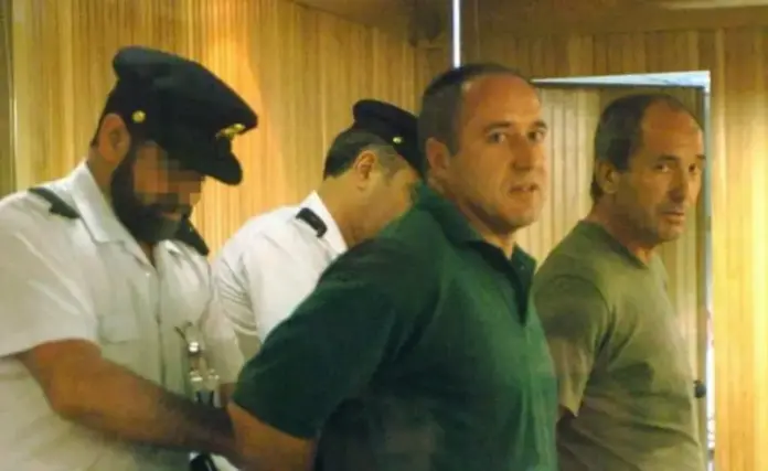 Vox exige a la Fiscalía recurrir el tercer grado de Henri Parot para evitar su impunidad FOTOGRAFÍA. MADRID (ESPAÑA), AÑO 2006. El sanguinario terrorista Henri Parot Navarro, jefe de un comando de la banda terrorista del otro líder terrorista asesino de la banda y actual secretario general del brazo político de ETA en las instituciones, Arnaldo Otegui Mondragón, EH Bildu, durante un juicio en la Audiencia Nacional. Efe