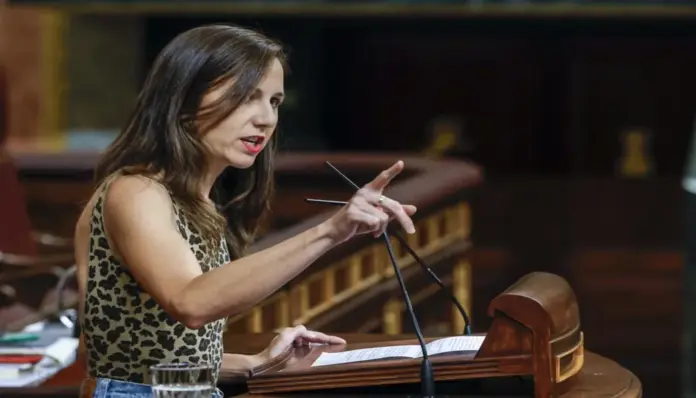 Belarra Podemos FOTOGRAFÍA. MADRID, 02 DE OCTUBRE DE 2026. La líder de la ultraizquierda Podemos, Ione Belarra Urteaga, interviene durante el pleno en el que se debate y vota los decretos de vivienda del Gobierno de coalición socialcomunista de Pedro Sánchez Pérez-Castejón. EFE