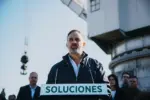 FOTOGRAFÍA. SANTANDER, 28 D EOCTUBRE DE 2026. El candidato a la Presidencia del Gobierno de España de cara al 29N, presidente de Vox y líder europeo de Patriots for Europe, Santiago Abascal Conde, atiende a los medios de comunicación en una multitudinaria rueda de prensa en Santander, Cantabria. Lasvocesdelpueblo (Ñ Pueblo)