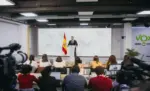 FOTOGRAFÍA. MADRID, 05 DE OCTUBRE DE 2026. El presidente de la formación patriota Vox y líder de la coalición internacional Patriots for Europe, Santiago Abascal Conde, registrado este lunes durante una declaración institucional sobre adelanto electoral anunciado por el presidente del Gobierno Pedro Sánchez Pérez-Castejón. Lasvocesdelpueblo (Ñ Pueblo)