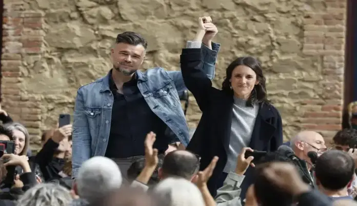 FOTOGRAFÍA. DISTRITO DE NOU BARRIS, 24 DE OCTUBRE DE 2026. El cabeza de lista de la ultraizquierda separatista ERC al Congreso para el 29N, Gabriel Rufián (i), y la eurodiputada y candidata de extrema izquierda Podemos, Irene Montero (d). EFE