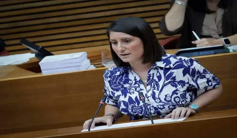 FOTOGRAFÍA. VALENCIA, 29 DE SEPTIEMBRE DE 2026. La portavoz adjunto del Grupo Parlamentario Vox en las Cortes Valencianas, Ana Vega Campos, durante una pleno de este miércoles. Lasvocesdelpueblo (Ñ Pueblo)
