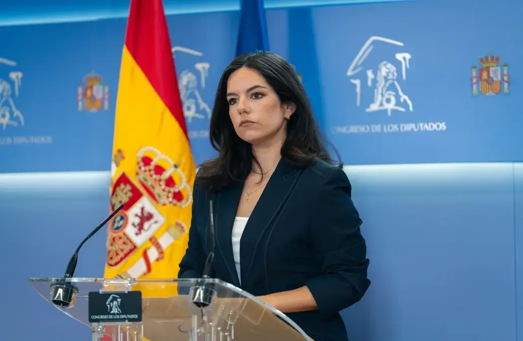 FOTOGRAFÍA. MADRID, 15 DE OCTUBRE DE 2026. La portavoz del Grupo Parlamentario de Vox en el Congreso de los Diputados, María José Rodríguez de Millán Parro, popularmente conocida como "Pepa Millán", ha denunciado la parálisis legislativa del Gobierno y el fracaso de una legislatura sin presupuestos, atribuyéndolo a un modelo agonizante del sanchismo. Asimismo, ha exigido la limpieza de los procesos institucionales y ha llamado a la movilización masiva de los ciudadanos para las próximas elecciones generales del 29 de noviembre de 2026. Lasvocesdelpueblo (Ñ Pueblo)