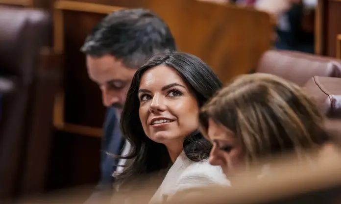 Pepa Millán fulmina a Sánchez España padece un régimen podrido FOTOGRAFÍA. 20 DE DICIEMBRE DE 2023. El 20 de diciembre de 2023, el Congreso de los Diputados acoge una de las jornadas parlamentarias más intensas del inicio de la legislatura, protagonizada por la primera sesión de control al Gobierno de coalición socialcomunista de Pedro Sánchez Pérez-Castejón tras siete meses sin fiscalización y por su comparecencia monográfica extraordinaria, la portavoz del Grupo Parlamentario de Vox en el Congreso de los Diputados, María José Rodríguez de Millán Parro, popularmente conocida como "Pepa Millán" (c), se deja registrar en un momento de la sesión. Lasvocesdelpueblo (Ñ Pueblo)