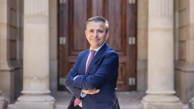 FOTOGRAFÍA. LÉRIDA, 22 DE OCTUBRE DE 2026. Rafael Villafranca Mercé, reconocido letrado con más de 25 años de ejercicio profesional continuo, afiliado a Vox desde el año 2018, vicepresidente jurídico provincial y miembro del Comité Ejecutivo Provincial entre 2018 y 2023, ha sido nombrado candidato de Vox por Lérida al Congreso de los Diputados de cara a las elecciones generales del 29 de noviembre de 2026 (29N). Lasvocesdelpueblo (Ñ Pueblo)
