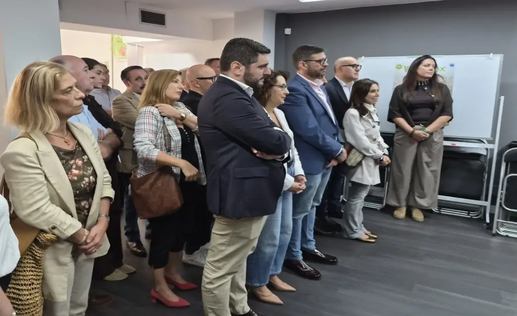 FOTOGRAFÍA. ZARAGOZA, 07 DE OCTUBRE DE 2026. La vicesecretaria nacional de Organización Territorial de Vox y diputada en el Congreso de los Diputados, María de la Cabeza Ruiz Solas, en una visita a Zaragoza, Aragón, donde se ha reunido con representantes de la formación en Aragón. Entre ellos, estaban el presidente de Vox Zaragoza, Santiago Morón; o el vocal del Comité Ejecutivo Nacional de esta formación patriota (CEN) y vicepresidente primero y Consejero de Desregulación, Bienestar Social y Familia en el Gobierno de Aragón, Alejandro Nolasco Asensi; así como diputados autonómicos y concejales de distintos ayuntamientos. Lasvocesdelpueblo (Ñ Pueblo)