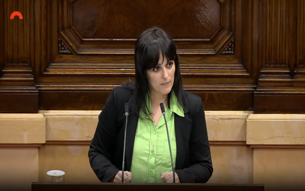 FOTOGRAFÍA. BARCELONA, 30 DE SEPTIEMBRE DE 2026. La alcaldesa de Ripoll y diputada del partido conservador separatista Aliança Catalana (AC), Sílvia Orriols Serra, este miércoles durante su intervención en el Debate de Política General 2026 sobre Cataluña. Lasvocesdelpueblo (Ñ Pueblo)