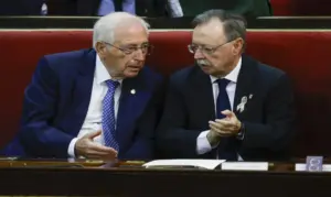FOTOGRAFÍA. MADRID, 25 DE FEBRERO DE 2014. Imagen de los presidentes de Ceuta, Juan Jesús Vivas Lara (d), y de Melilla, Juan José Imbroda (i), durante un acto en el Senado. EFE